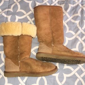 UGG BOOTS SIZE 7